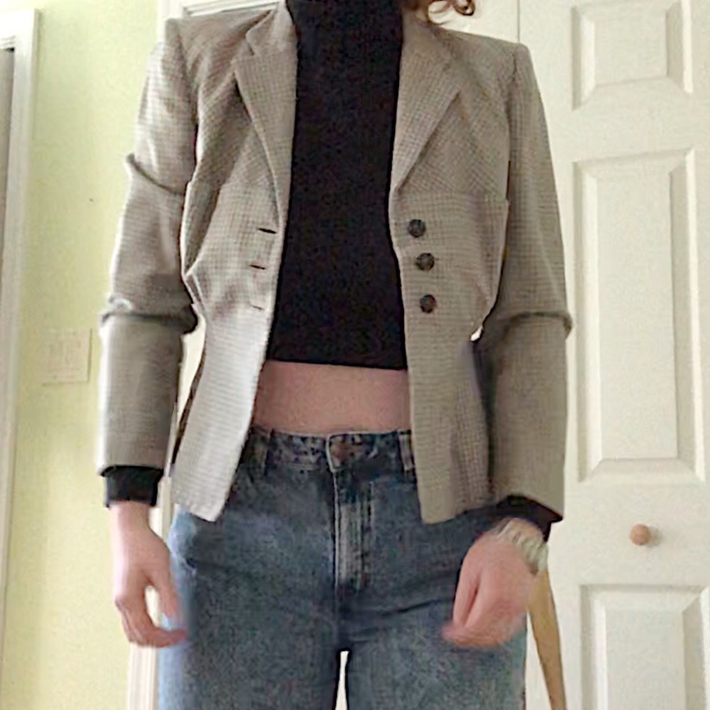 VINTAGE 1980’s plaid blazer w/ belt!